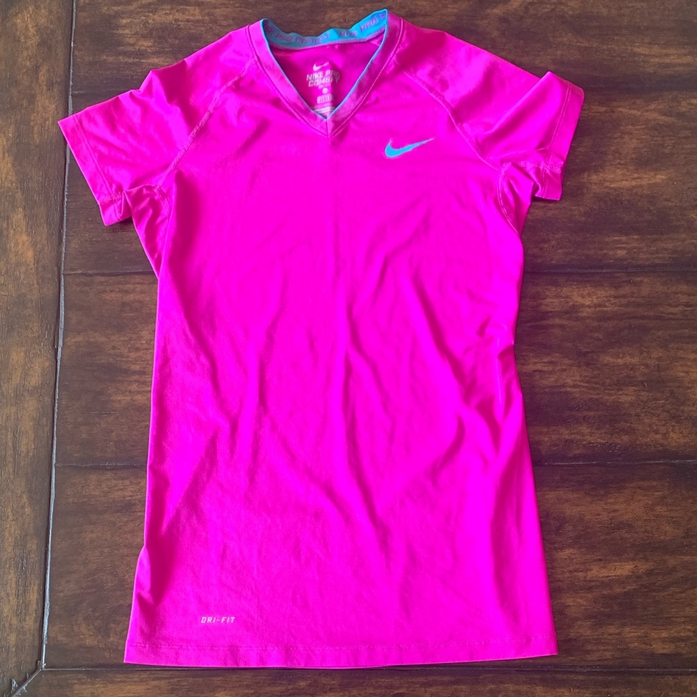 Women’s Nike workout top